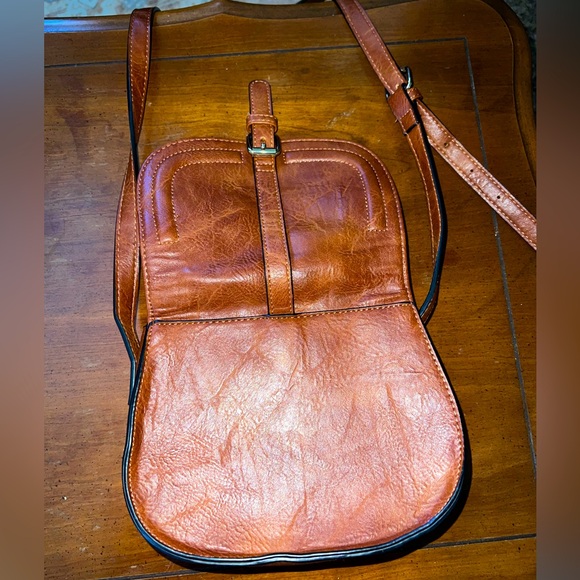 Crossbody - Picture 3 of 6